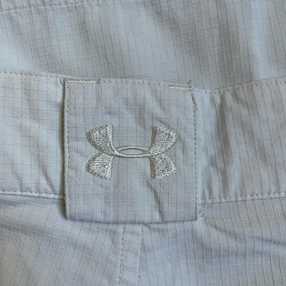Mens UnderArmour Tan Golf Shorts Size 34R - Picture 4 of 5